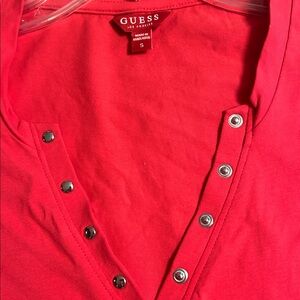 Guess short sleeve silver button V